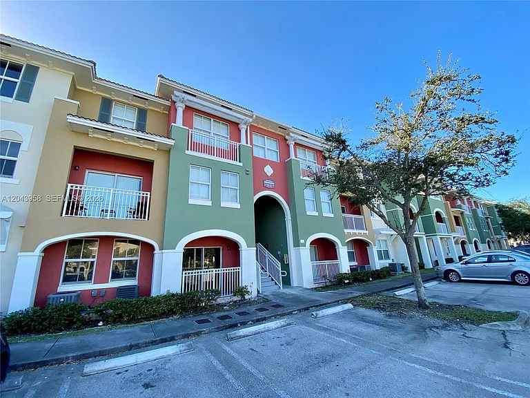 11202 NW 83rd St #106 — Photo 3