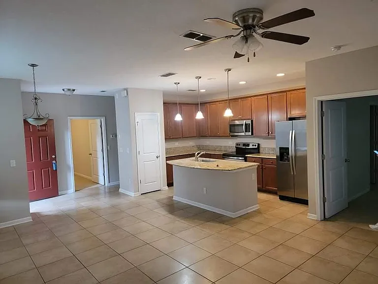 409 Southwood Way — Photo 16