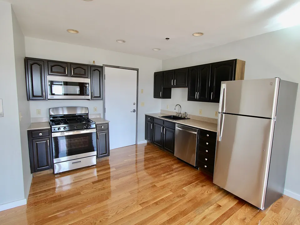 327 Main St #1