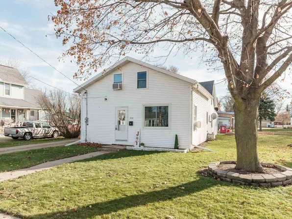 232 Center St, Randolph, WI 53956