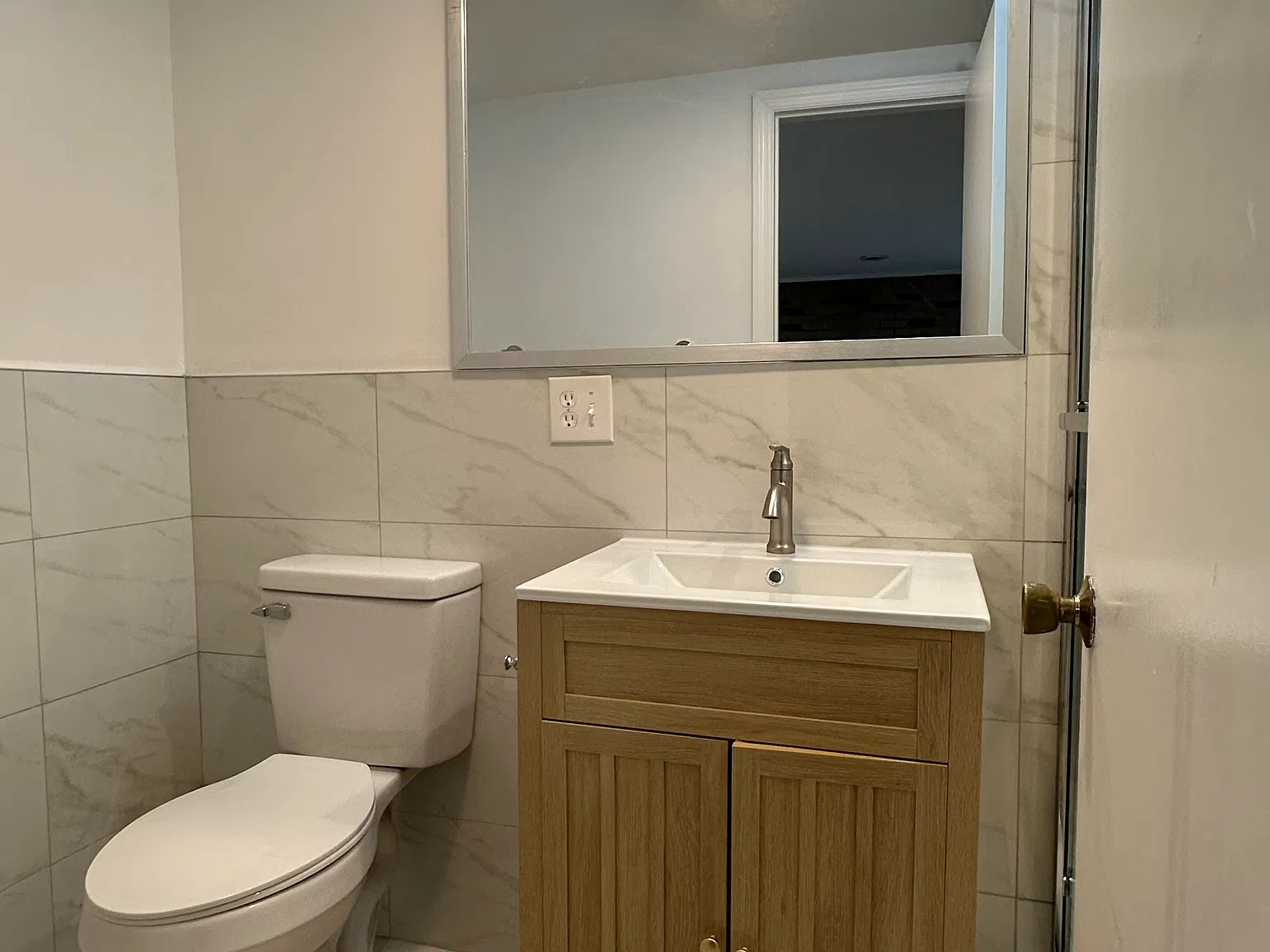 1 bed, 900 sqft, $1,800 — Photo 3