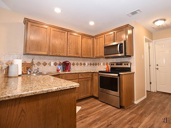 5th image of 4309 Willow Cir