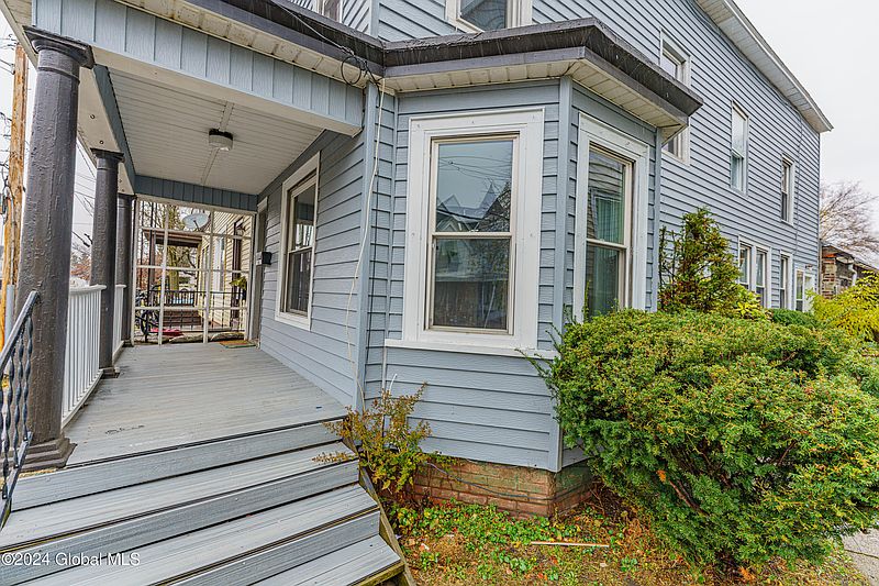 3rd image of 58 Continental Avenue