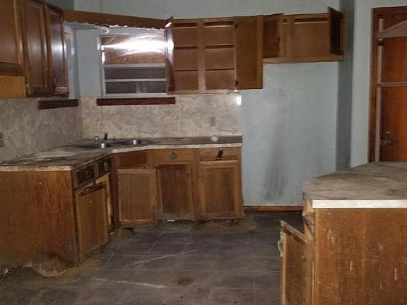 5th image of 949 Abe Lincoln Ave