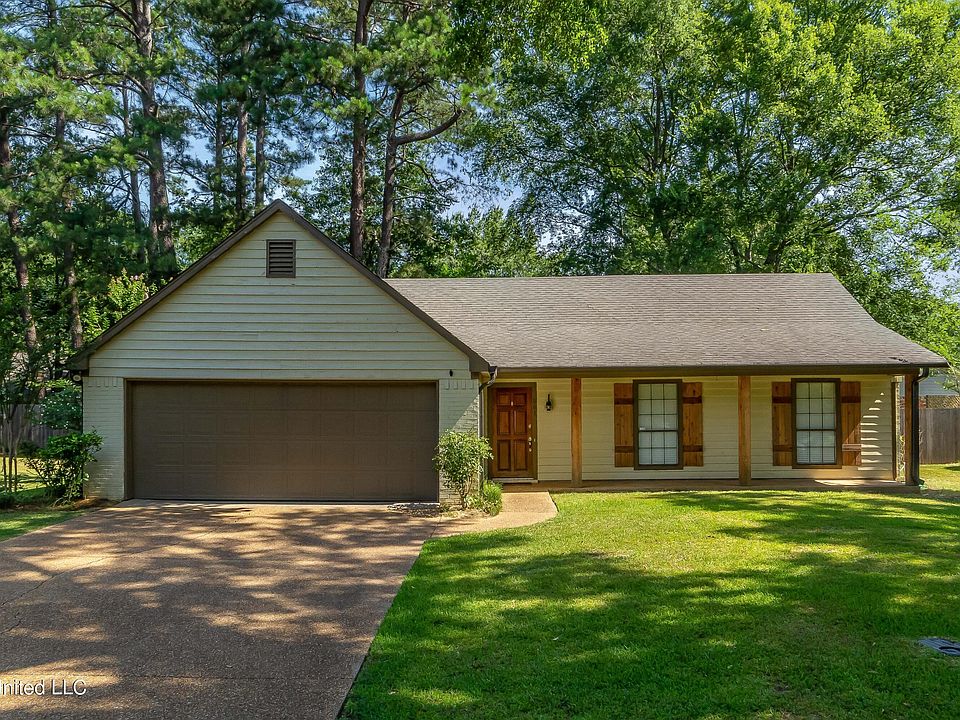 1st image of 561 Dogwood Holw