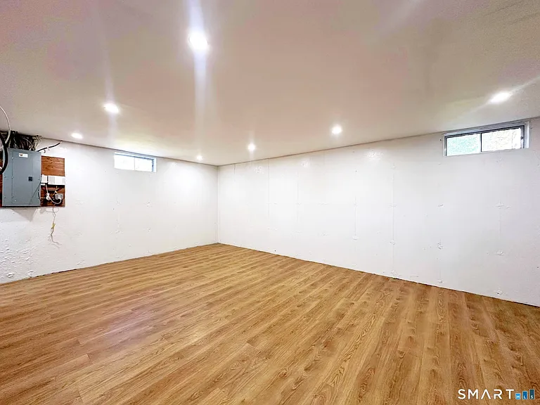 203 Capewell Ave — Photo 34