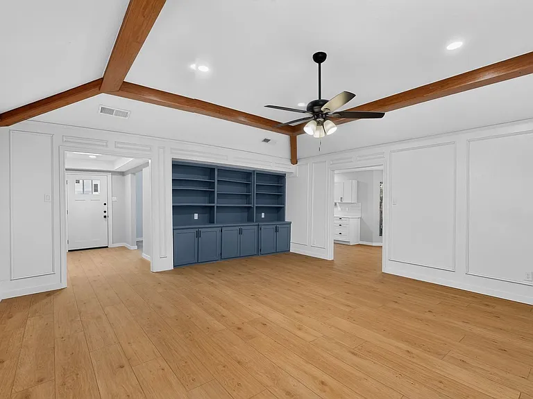 2308 Chamberlain Dr — Photo 10
