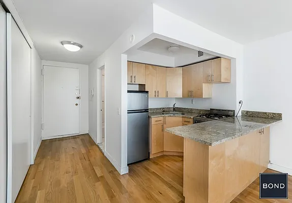Rented by Bond New York | media 11