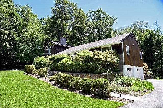 A wonderful place to call home!  Private yet close to village shops and schools.  Best of both worlds!