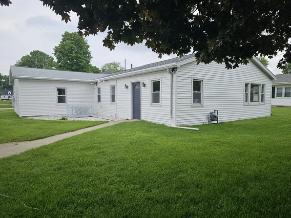 605 Market St, Gridley, IL 61744