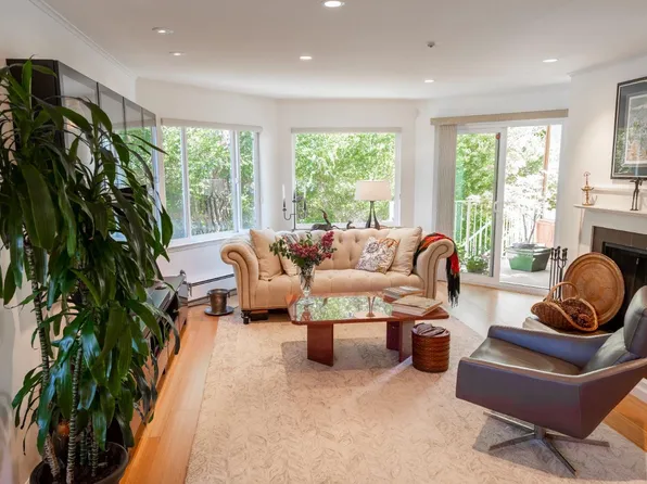 160 Seminary Dr APT 1A, Mill Valley, CA 94941