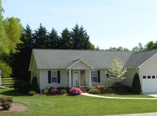 1110 Valleyside Ln, Winston Salem, NC 27107