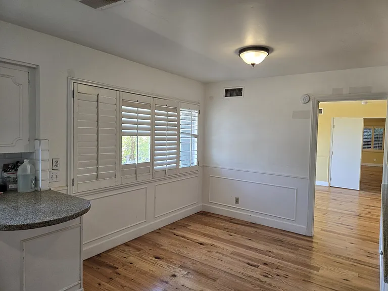 4971 Cresita Dr — Photo 6