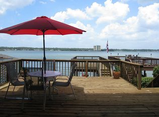 1152 Lake View Dr, Montgomery, TX 77356