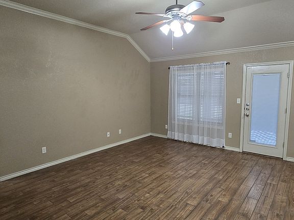 5209 Colorado 3 living rm (1)_10232025