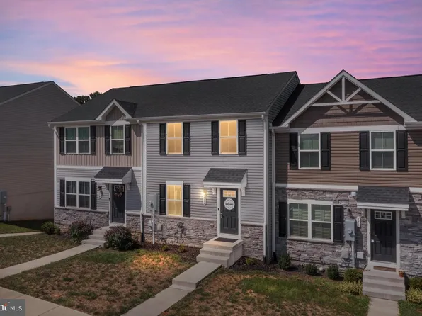 112 Spring Pl, Strasburg, VA 22657