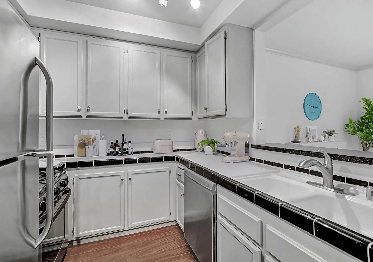 311 S. Swall Drive Apartments — Photo 2