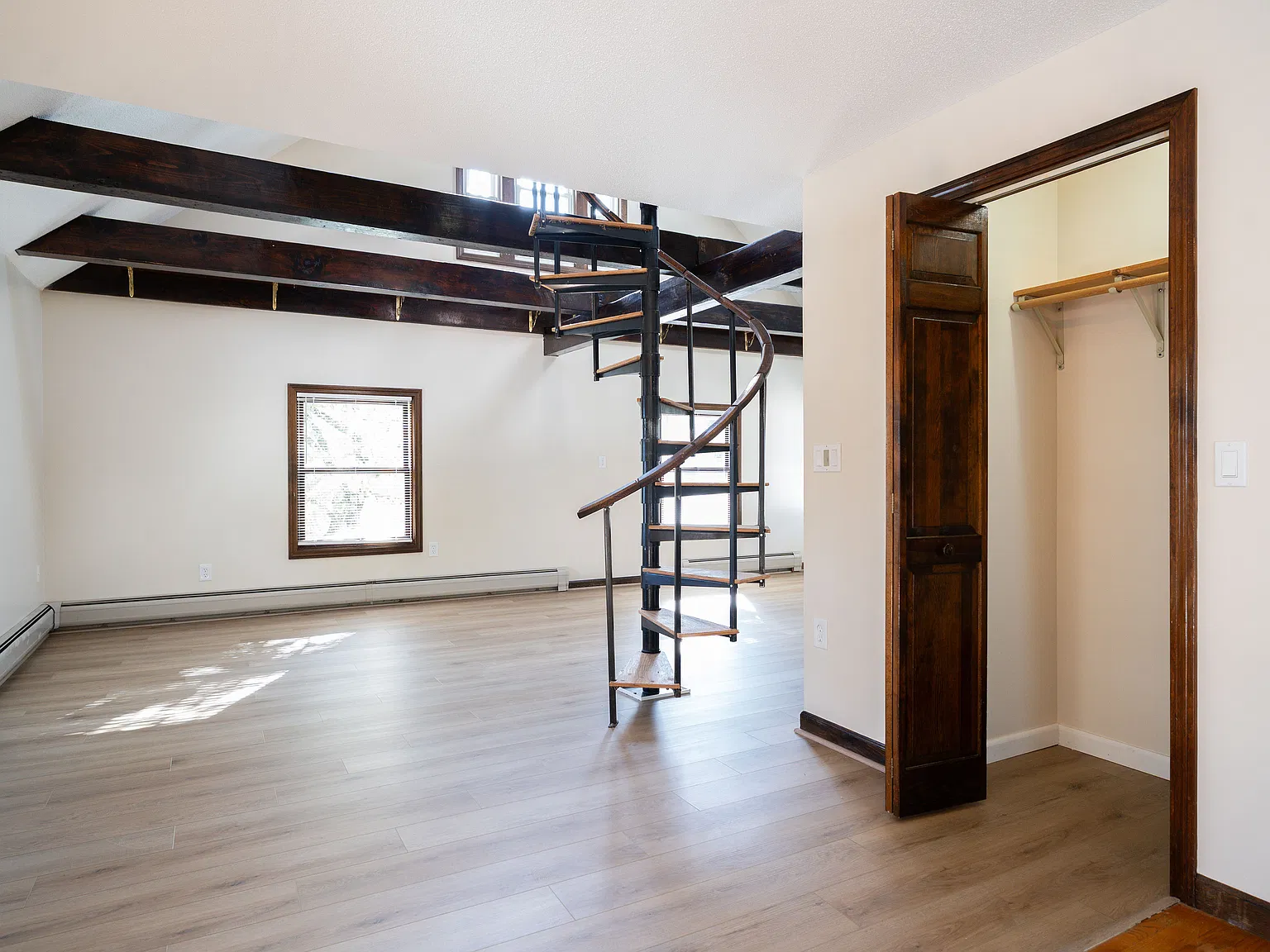 2 bed, 1076 sqft, $2,000 — Photo 3