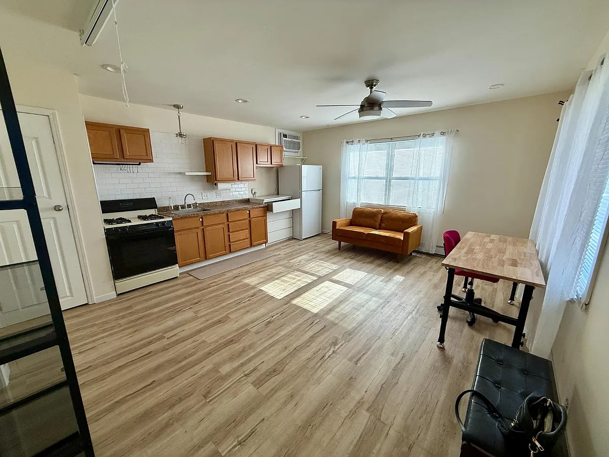 Unit Photo - 7215 University Ave #1R