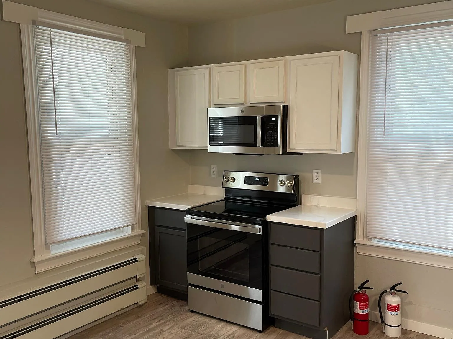 4 bed, 1264 sqft, $2,838 — Photo 3