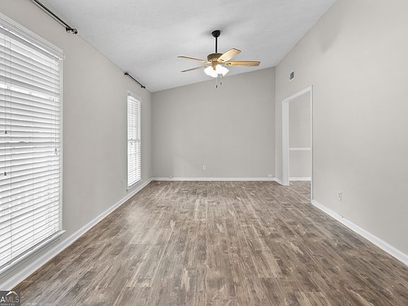 4th image of 3205 Pond Ridge Trl