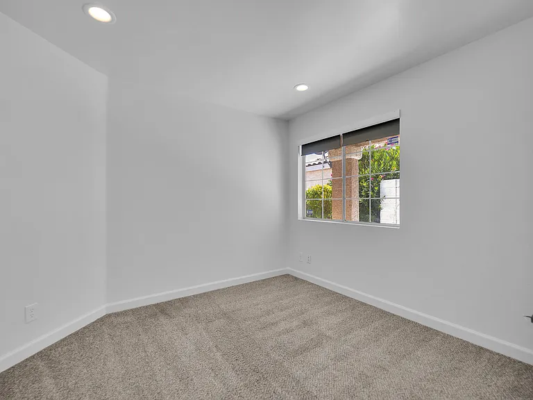 2505 Sea Venture Dr — Photo 17