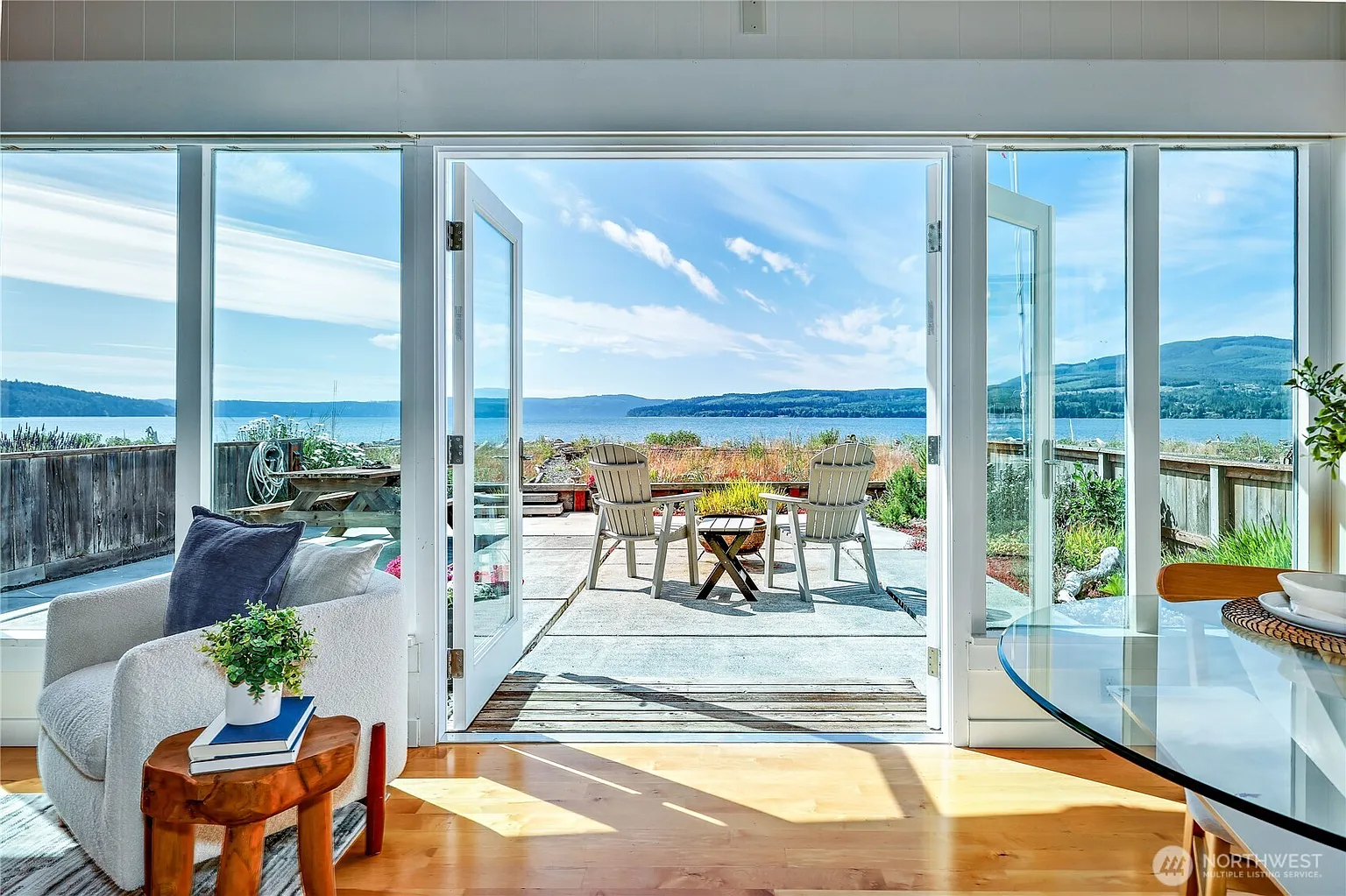 1060 Beckett Point Road photo 1