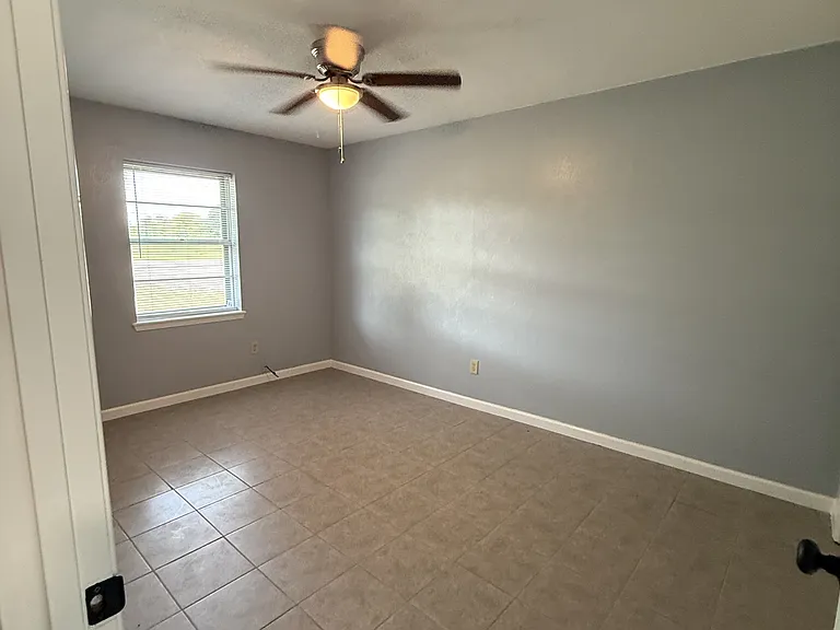 940 W State Highway 243 — Photo 20