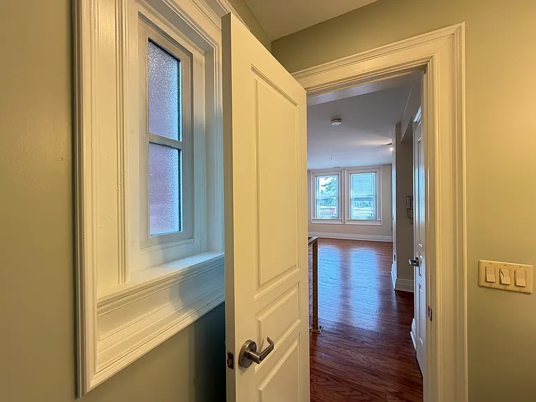 201 W Huron St #B — Photo 16