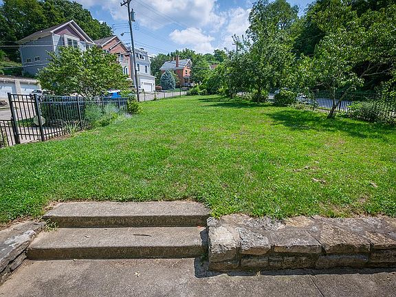 4th image of 433 McDowell St