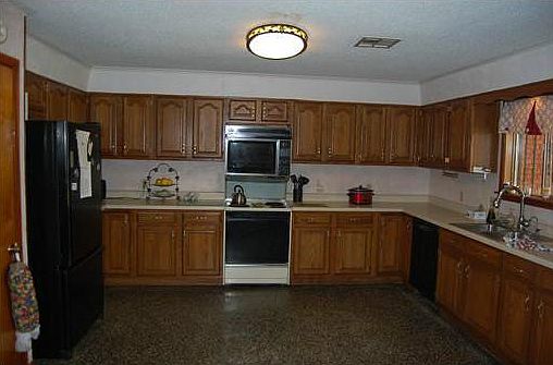 5th image of 815 Avenue E