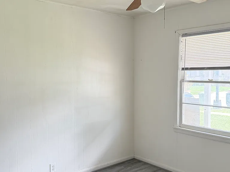 1109 E Inwood Dr — Photo 9
