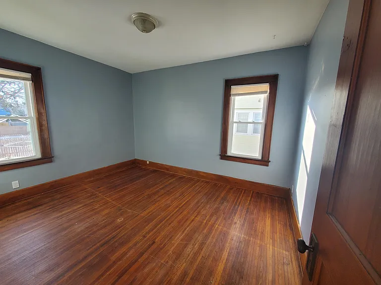 137-139 McKinley St — Photo 12