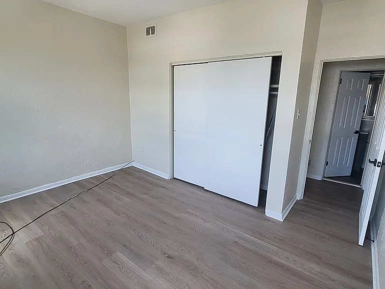 1812 Brownsville Rd #3 — Photo 4