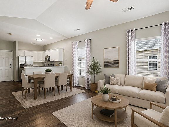5th image of 2020 Cross Gate Blvd. #302