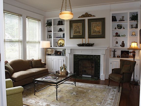 3rd image of 839 Robinson Pl