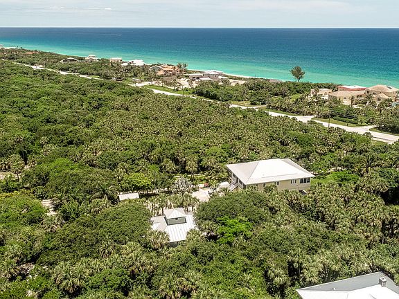 2nd image of 126 Paradise Point Dr