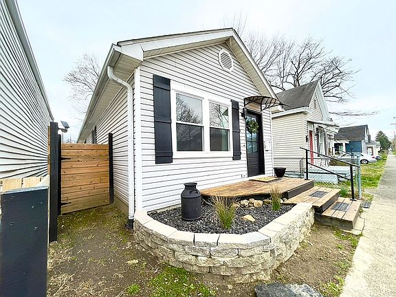 3rd image of 1402 Ekin Ave