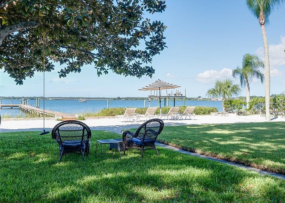1st image of 322 Shore Dr E