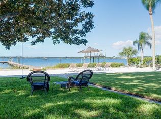 322 Shore Dr E, Oldsmar, FL 34677