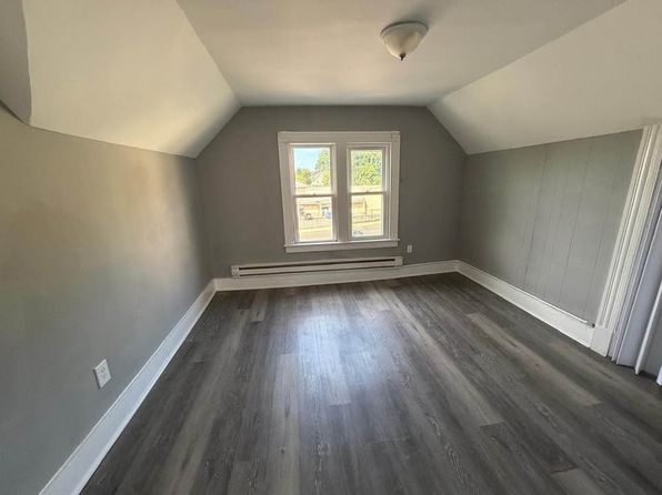 59 Hawkins St #1