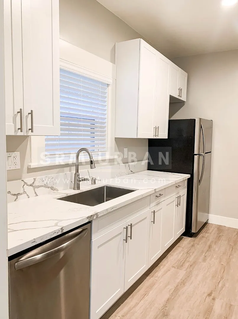 Studio, 340 sqft, $1,595 — Photo 1