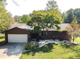405 Camelot Dr, Collinsville, IL
