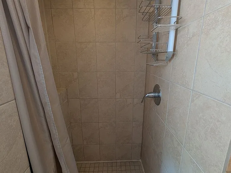 10207 Pilgrim Ln N — Photo 24