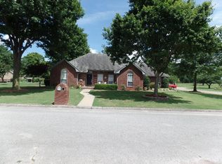 21690 Pinehurst Ct, Siloam Springs, AR 72761