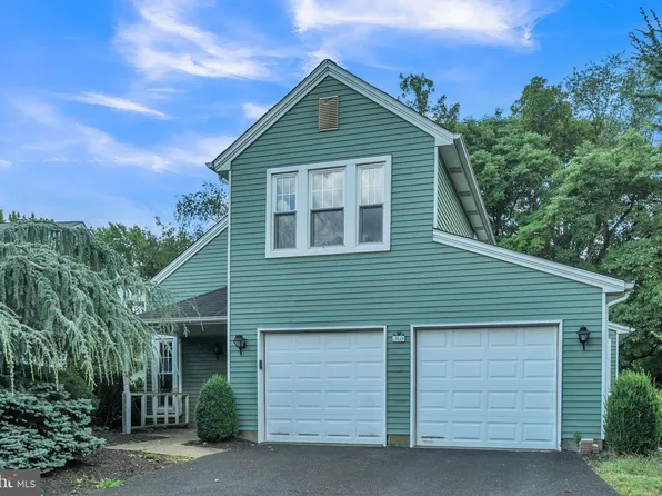 30 Pebble Dr, Horsham, PA 19044