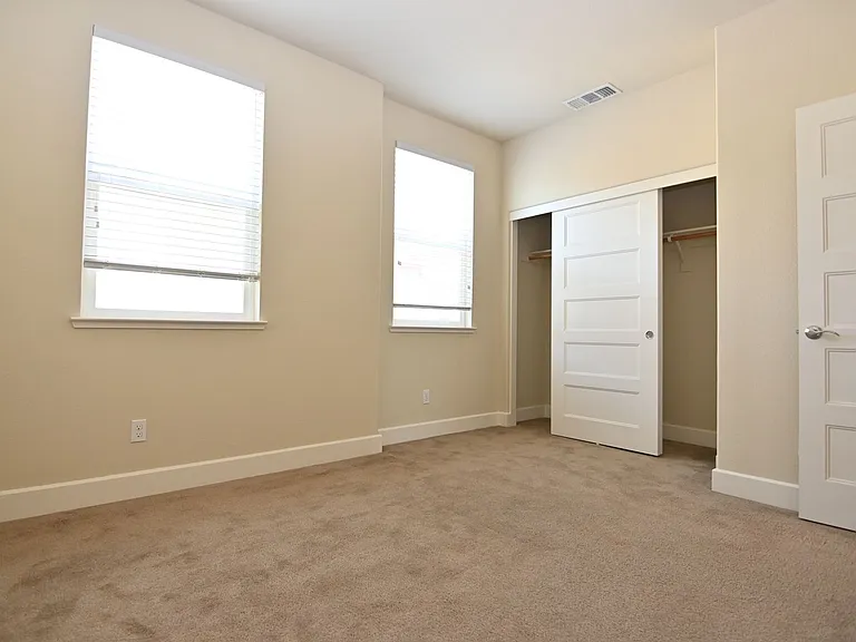 6543 Tralee Village Dr — Photo 23