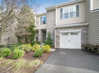725 Huntington Dr, Fishkill, NY 12524