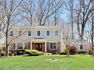 37 Osborne Ct, Mahwah, NJ 07430