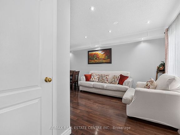 4th image of 8 Flatlands Way